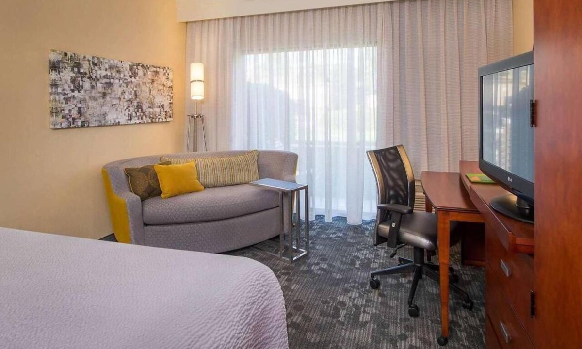 University Place Hotel | Minutes to Charlotte Motor Speedway! Pet-friendly Property!