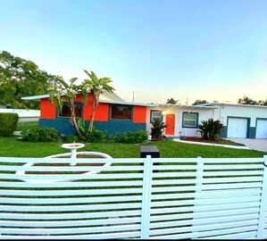 West Little River House | MODERN 5 Bedroom Miami Home