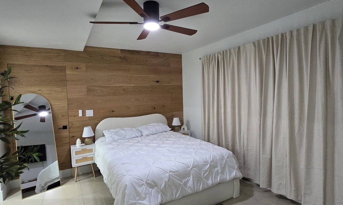 Lantana Apartment | Modern Coastal Studio 5 Mins to the Beach Peaceful getaway near the coast!