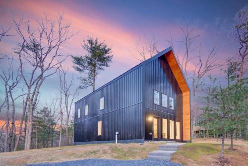 Basye House | Modern Family Cabin 1 min to Bryce Fire Pit KING Bed