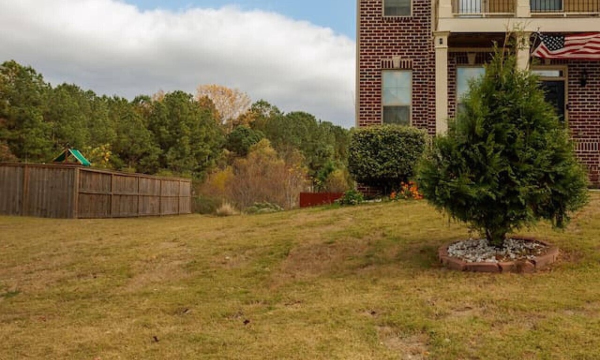 Acworth Condo | Modern Kitchen 3BR BSMT Priv back Entry Near Lake