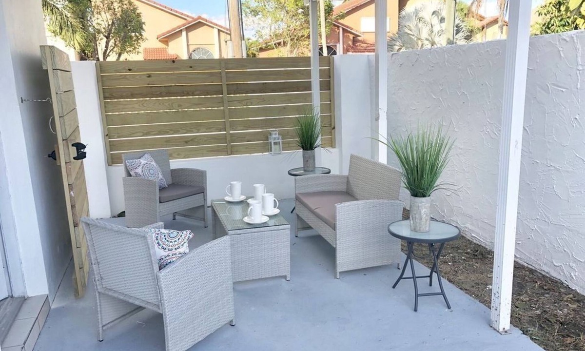 Westchester Apartment | Modern & New, Excellent Location Miami 1/1.