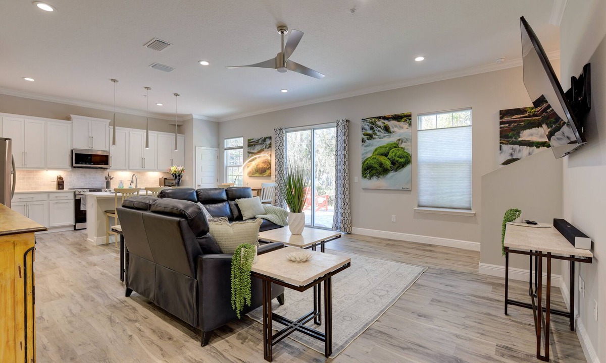 Fellowship House | Modern Ocala Townhome Near Golf Club & WEC!