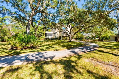 Oldsmar House | Modern Private Estate - Central to Tampa & Beaches