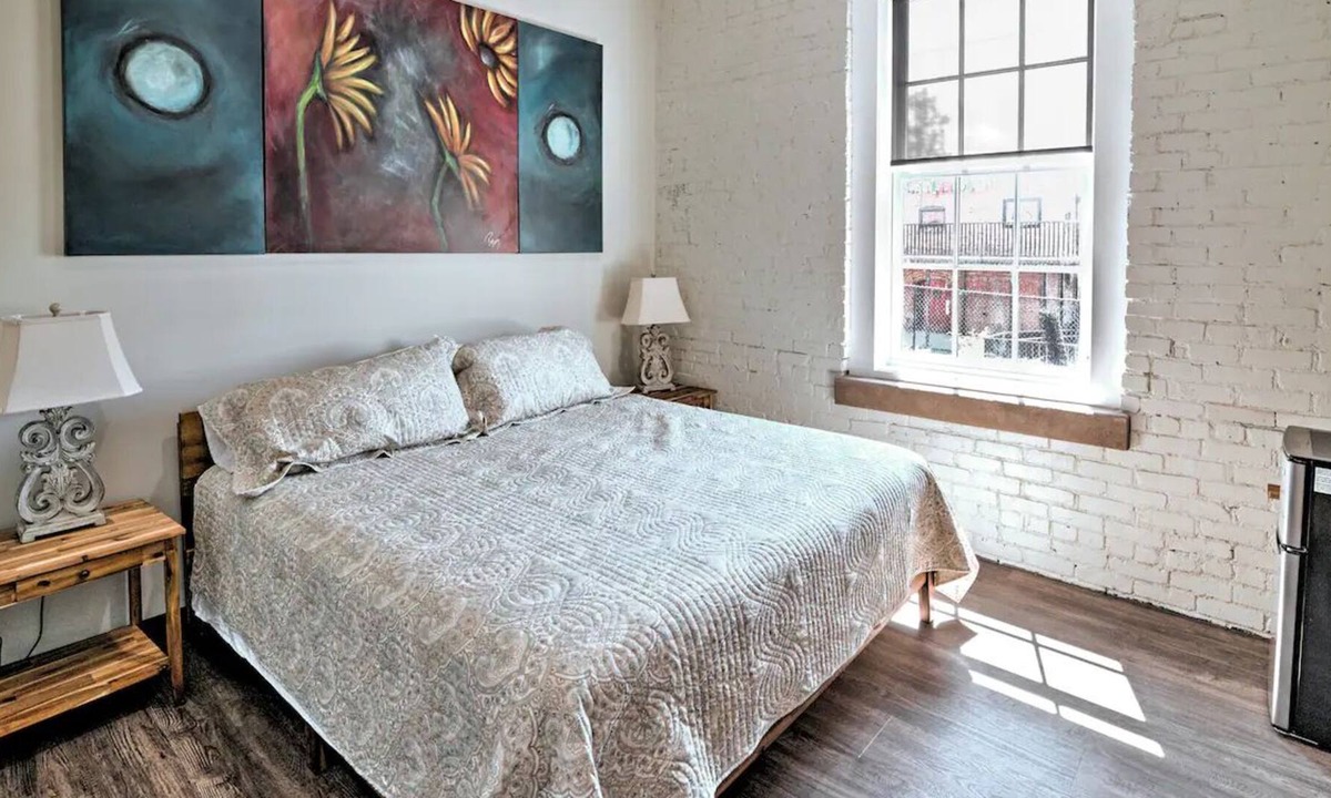 Hickory Apartment | Modern & Private King Room in Historic Downtown!