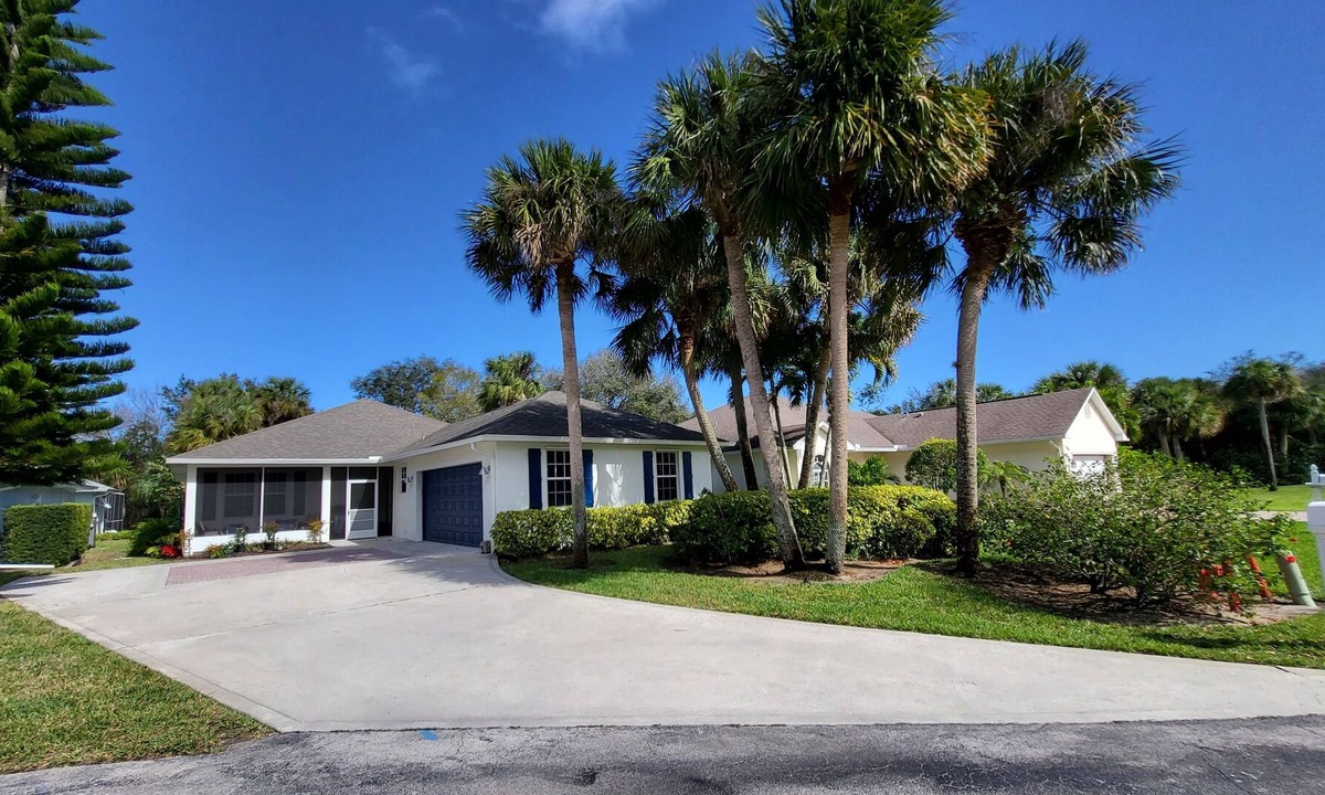 Vero Beach House | Modern Serene Convenient Vero Beach Home