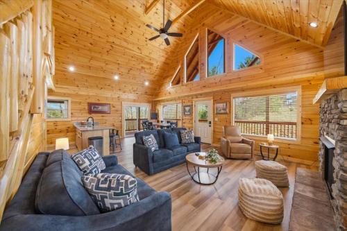 Sevierville Ski Chalet | Morning Glory by Eden Crest