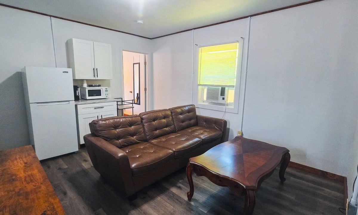 Isabella Apartment | Motel Room 3 with Bar & Grill and Laundromat