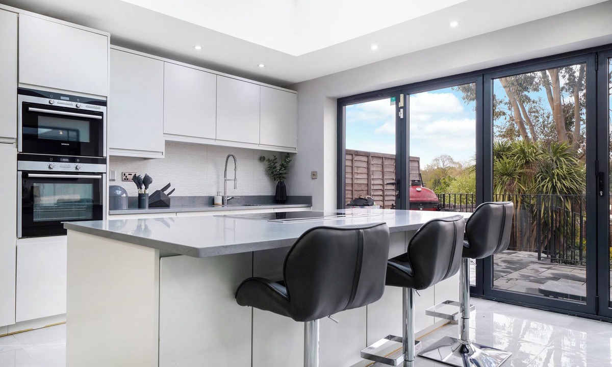 Eastcote and East Ruislip Apartment | Mount Park Rd Flat