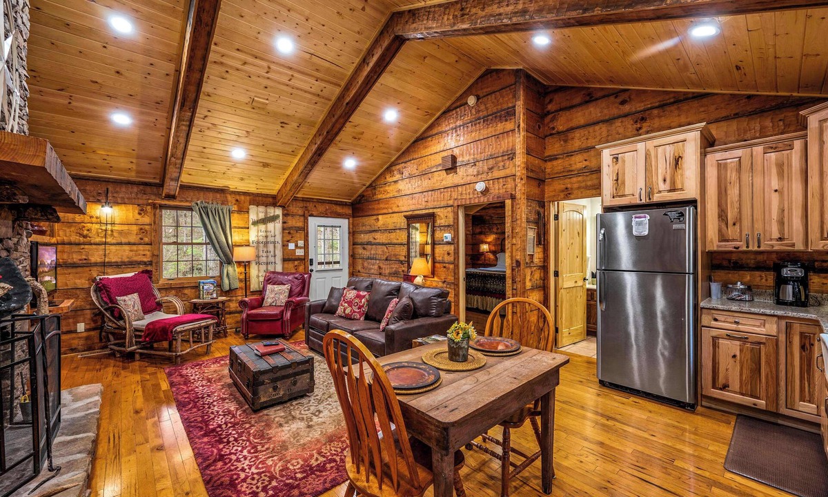 Townsend Cabin | Mountain Cabin Oasis with Luxury Kitchen