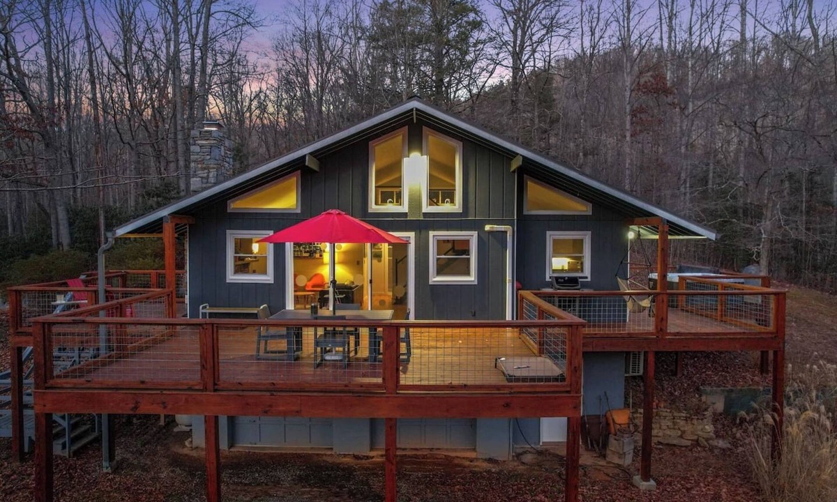Gerton Ski Chalet | Mountain Chalet, Hot Tub, Grill, and Trails!