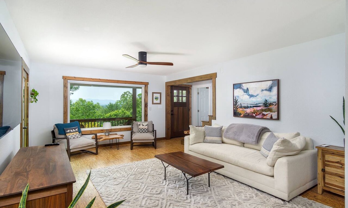 Weaverville House | Mountain Over Main Street | 5 Min. to Downtown Weaverville, Fire Pit & Views!