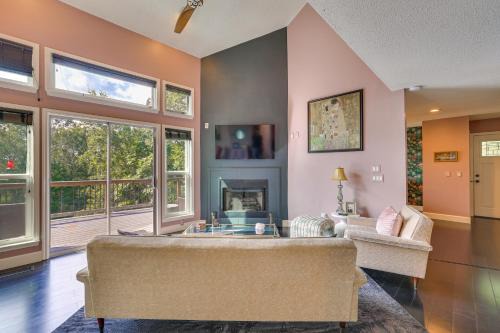 Chattanooga House | Mountain View Ridge Retreat, King, Queen, & Loft with 2 Twins