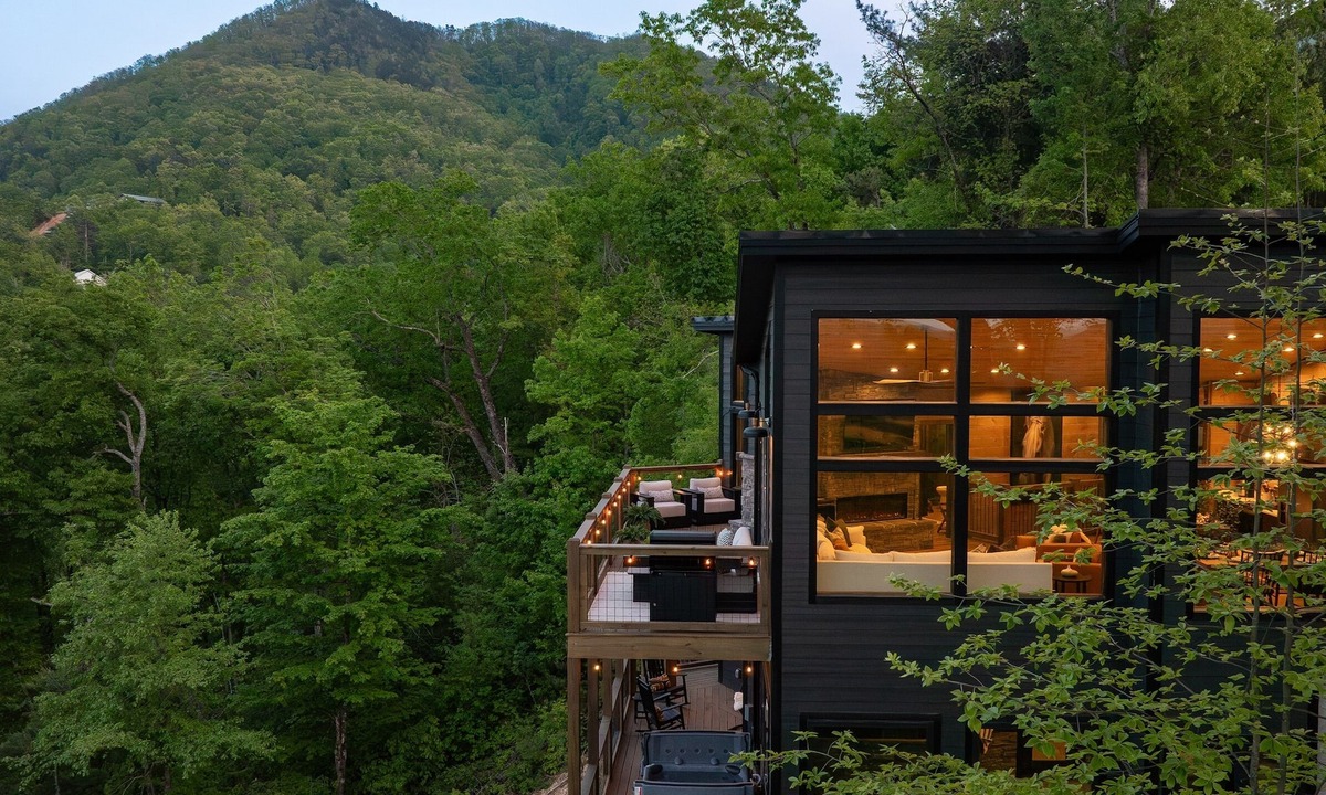 Wears Valley Cabin | Mountain VIEWS Indoor Pool Hot Tub Arcade