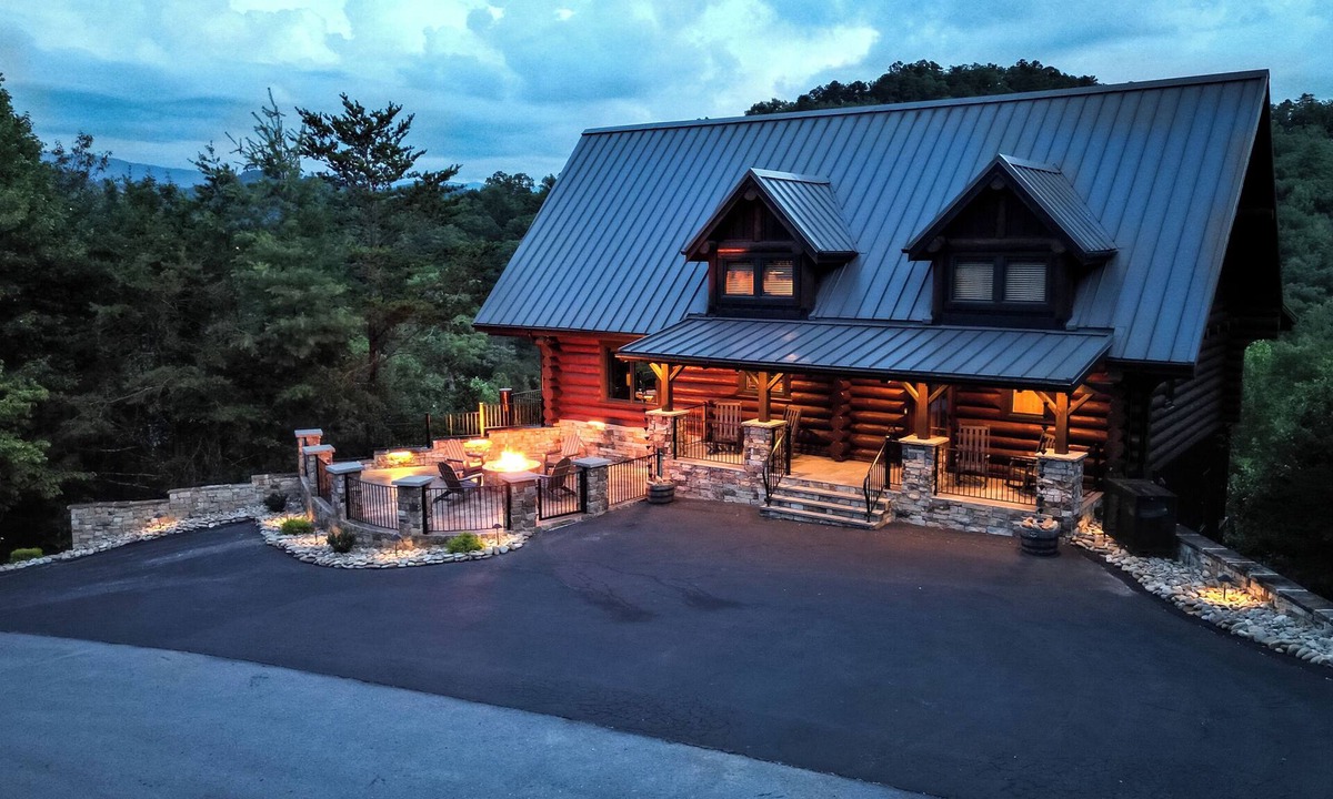 Sevierville Cabin | Mountaintop Paradise, Mountain Views! Hot Tub, Pool Table, Pigeon Forge Cabin