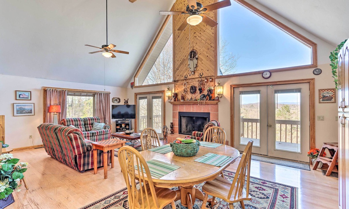 Murphy Cabin | Murphy Cabin w/Deck and Stunning Mountain Views