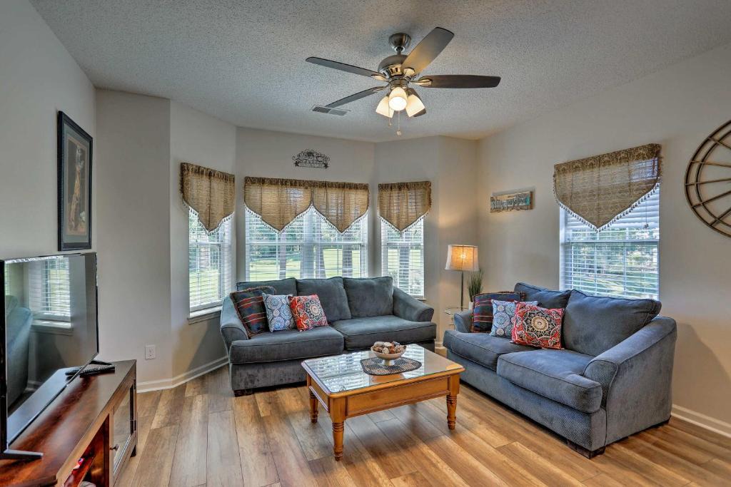 Red Hill Apartment | Myrtle Beach Condo on Legends Golf Course with Pool!