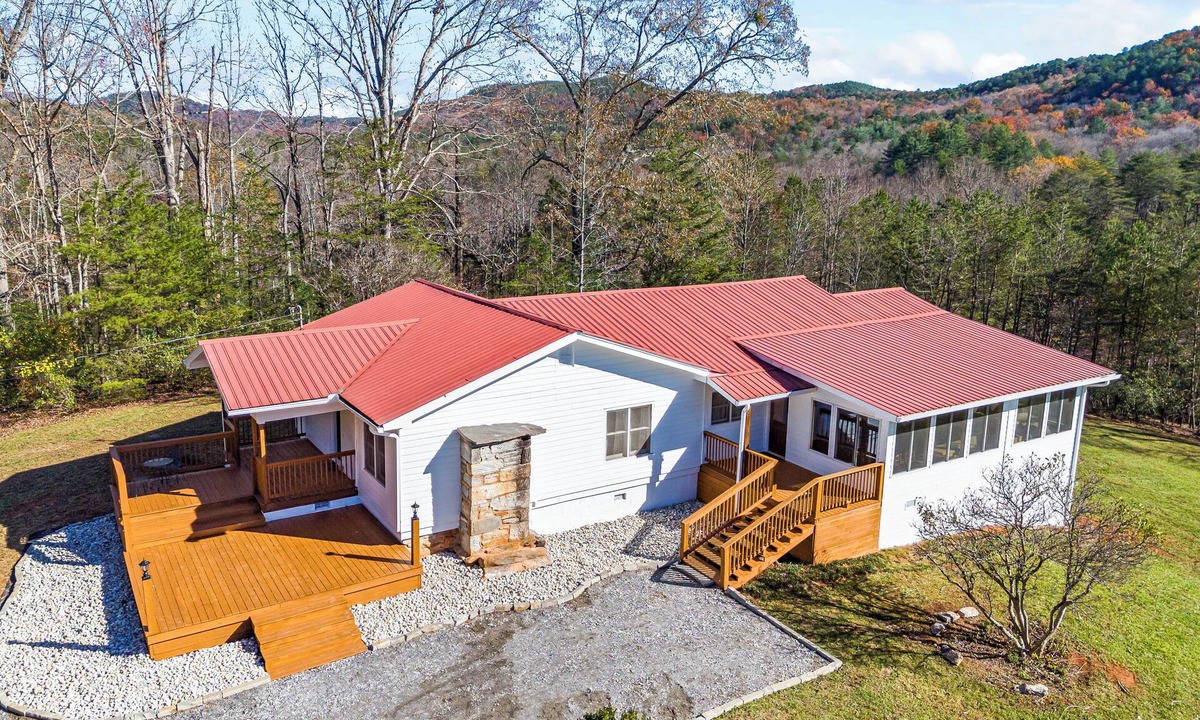 Sautee Nacoochee House | Near Helen-Spacious House on 3 Acres, Mountain Views, Screened Porch, Fire Pit