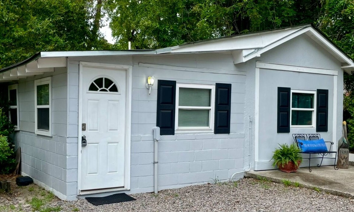 Augusta Cottage | Need lodging for 1 or 2? We have a guest favorite tiny home just for u!
