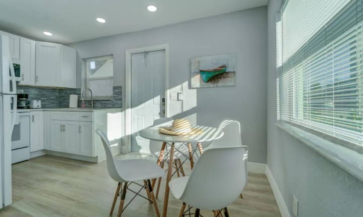 Singer Island Condo | NEW BEACH LISTING-Block To The Beach, Fishing Nearby, Surfing, Chairs