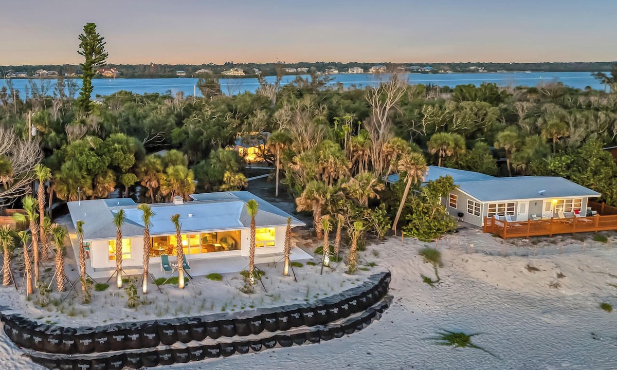 Englewood House | NEW! Ibis Cottage | Direct Beachfront Retreat on Manasota Key