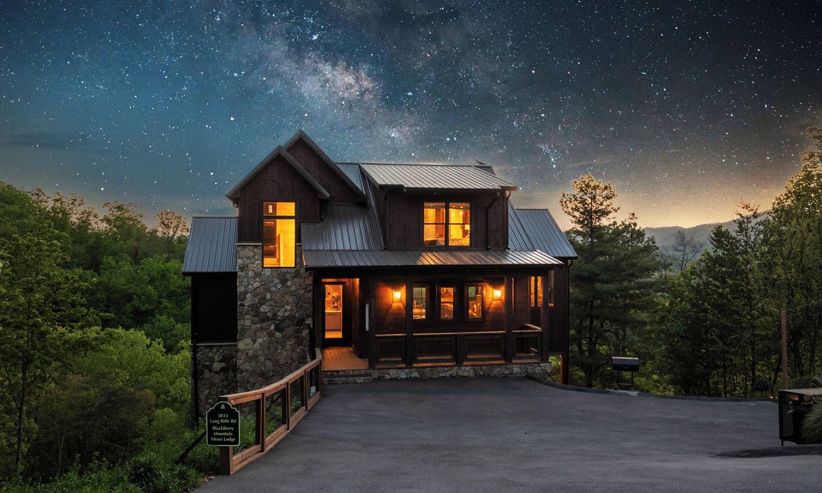 Walland Cabin | New! Indoor Pool, Secluded, Unreal Views, Game Rm!