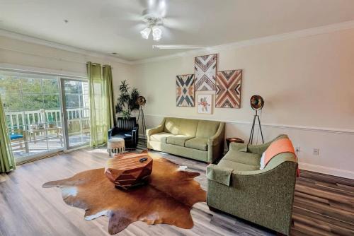 Central Myrtle Beach House | NEW - Large 2 BR at Magnolia Pointe w Nice Pools!