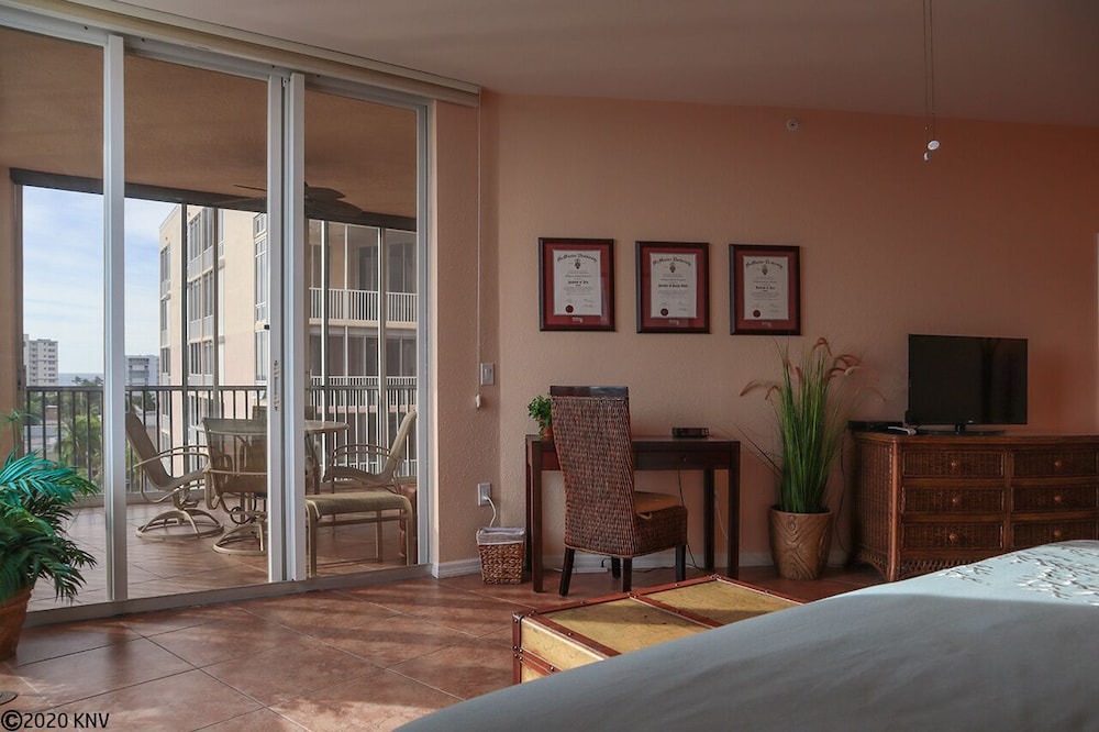 South Island Condo | NEW LISTING! Gorgeous 3B/2B Island Vacation Corner Condo With Spectacular Views! Barrier Free Shower!