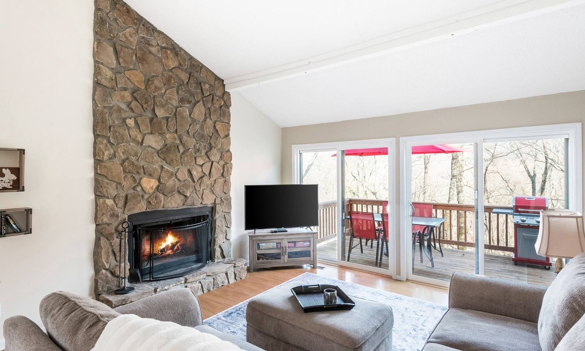 Jasper Villa | New listing! Princess and the pea.