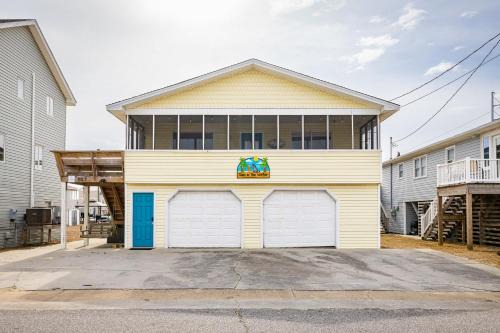 Colington House | New Listing Walk to Beach Hot Tub & Games