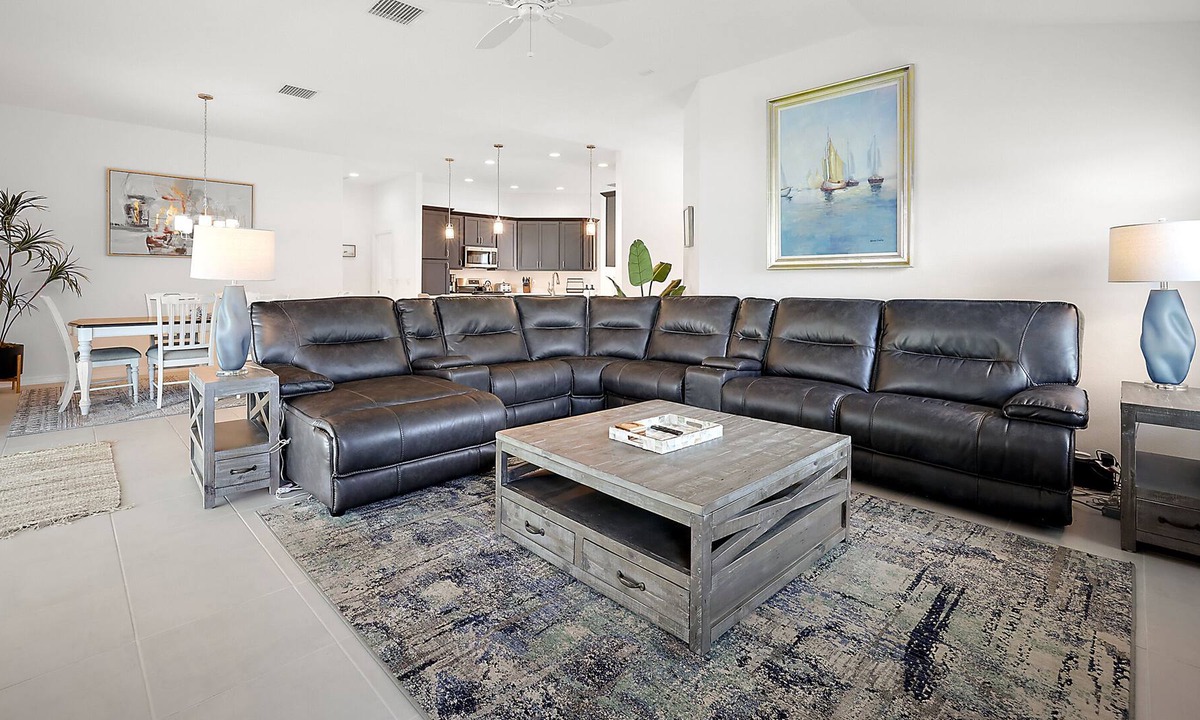 Wildwood House | New Luxury Home in The Villages! Near Brownwood Towne Center! Comfy Beds!