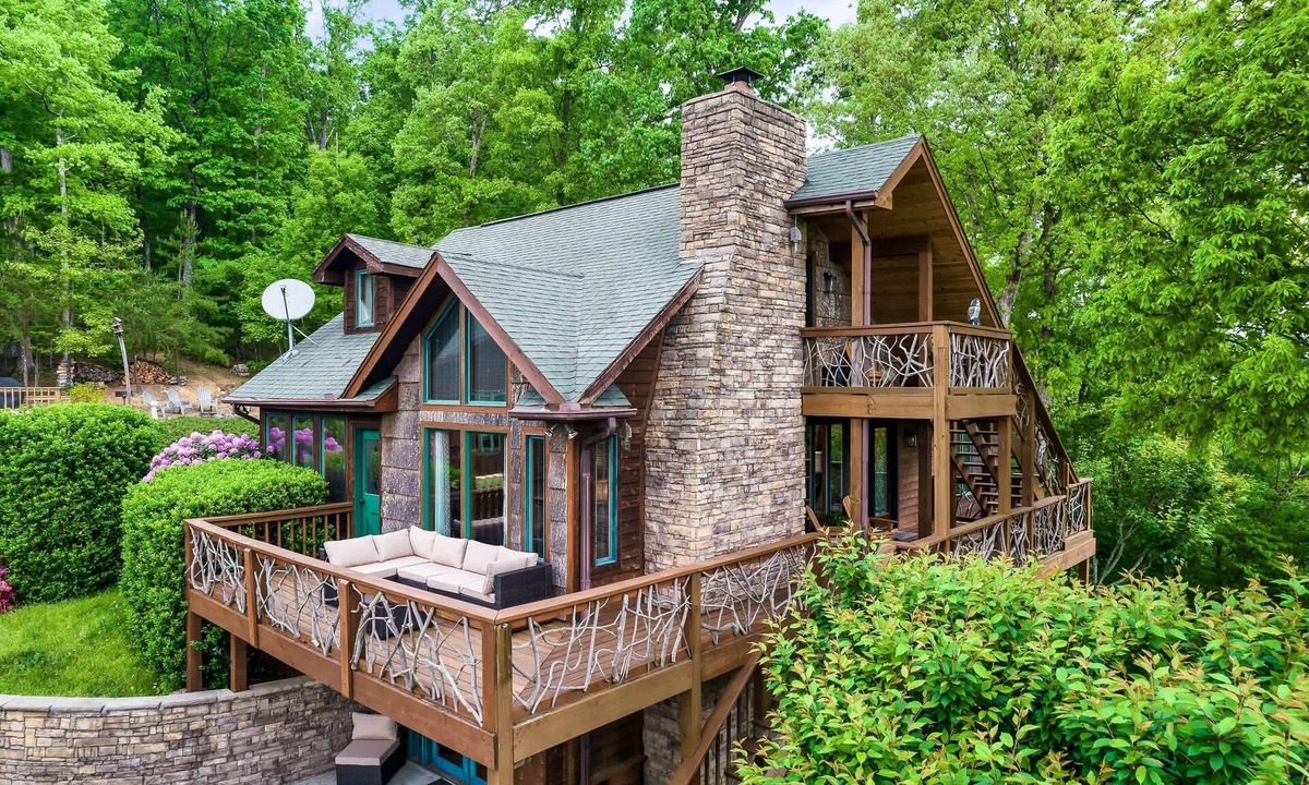 Cosby Cabin | NEW Pool! 34 Acres Hiker’s Paradise