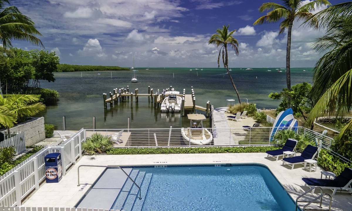 Islamorada House | New~Pools~Dock~Bikes~3 King Beds~Kayaks~EV charger