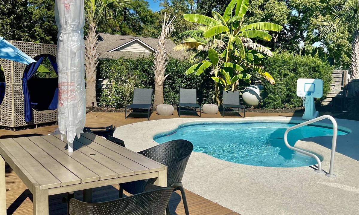 Mallard Lakes House | New! Remodeled House w/Private Pool 5 min to Beach!