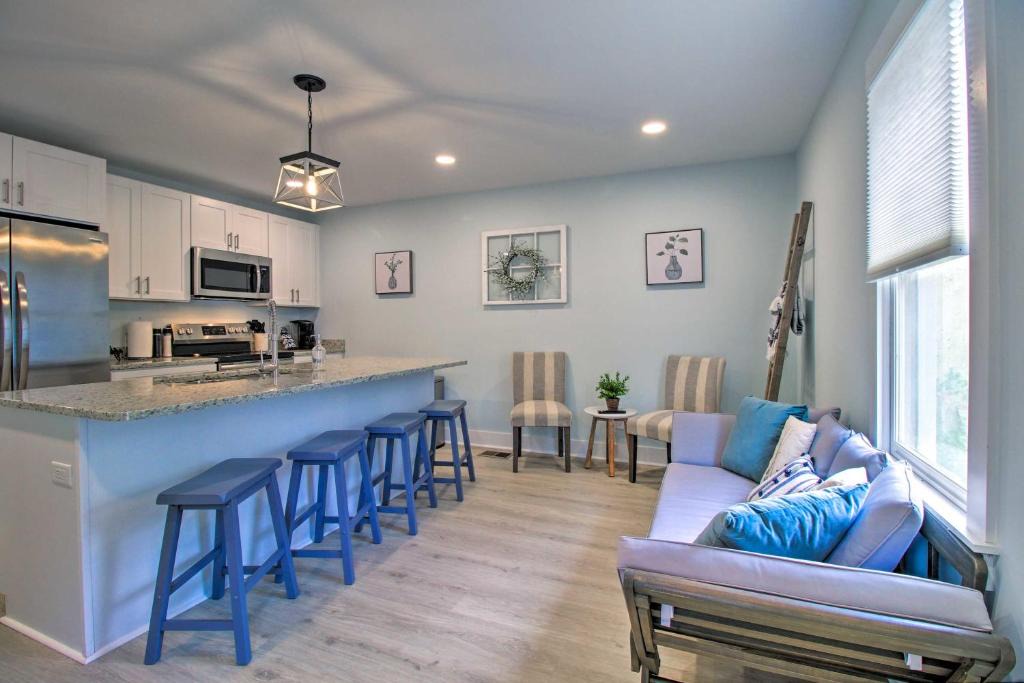 The Point Apartment | NEW! Renovated 2 Bed 2 Bath Apartment Downtown
