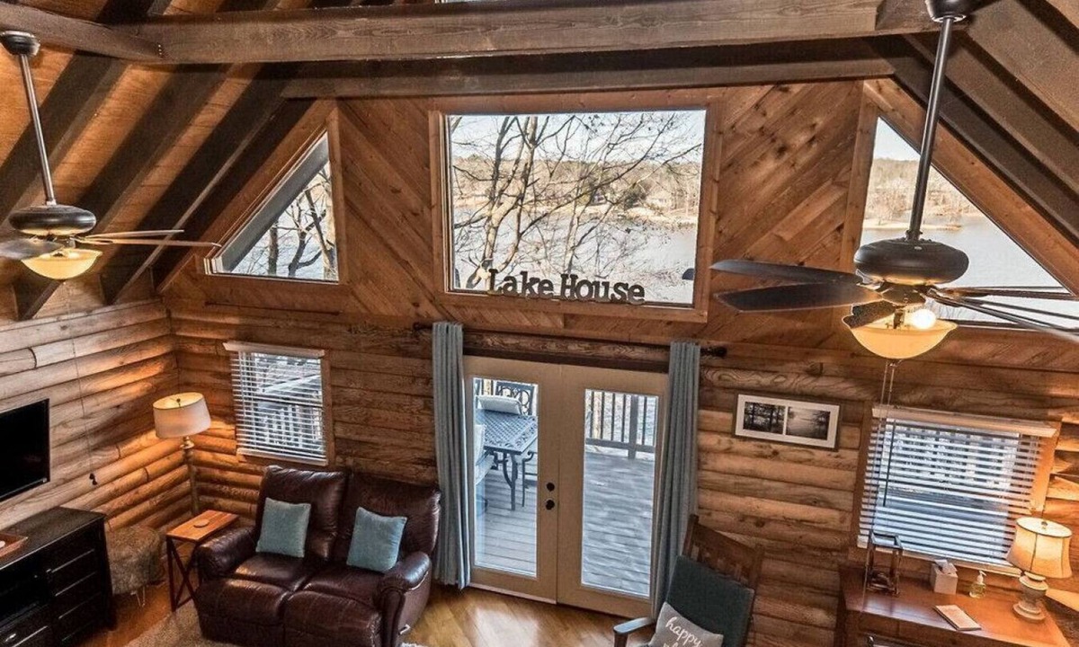 Inman Cabin | New! The Lake House - Cabin with Hot Tub