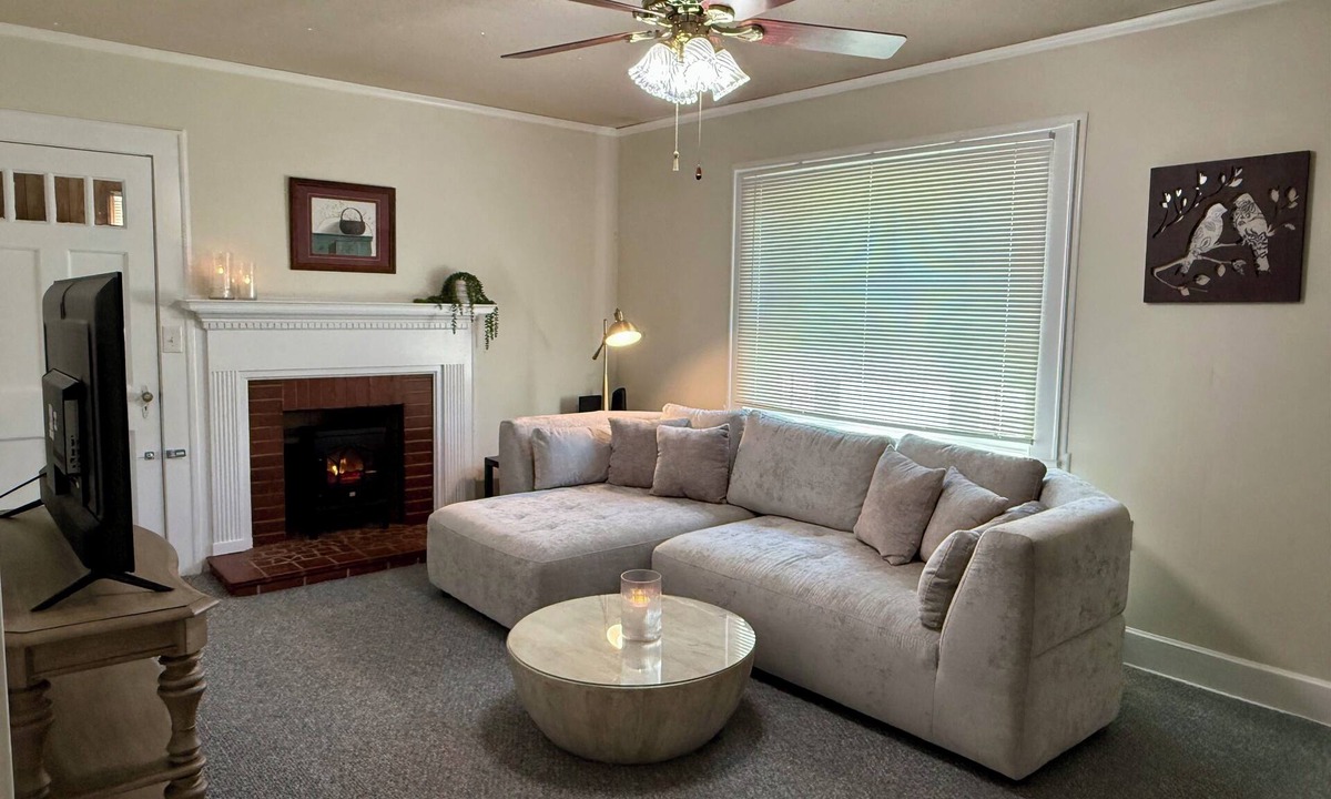 Anderson Cottage | New to VRBO - Comfortable Cottage