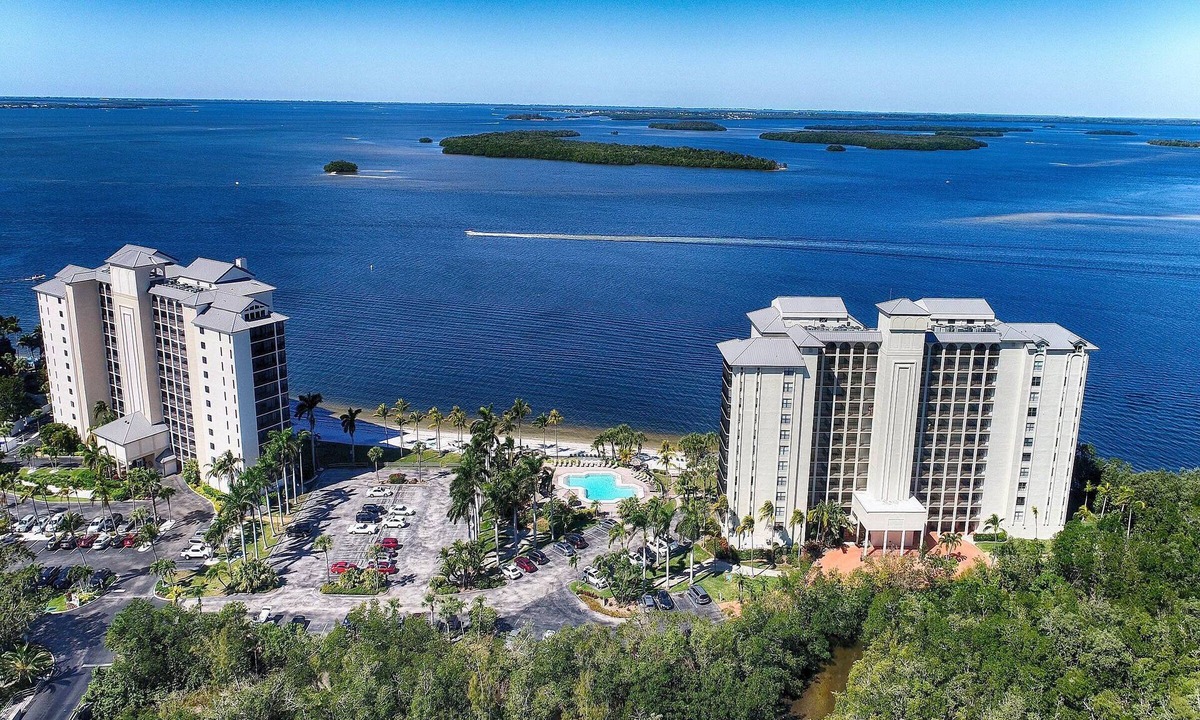 Biggar Condo | Nicely Appointed and Updated Two Bedroom Condo - Sanibel Harbour Resort 1012