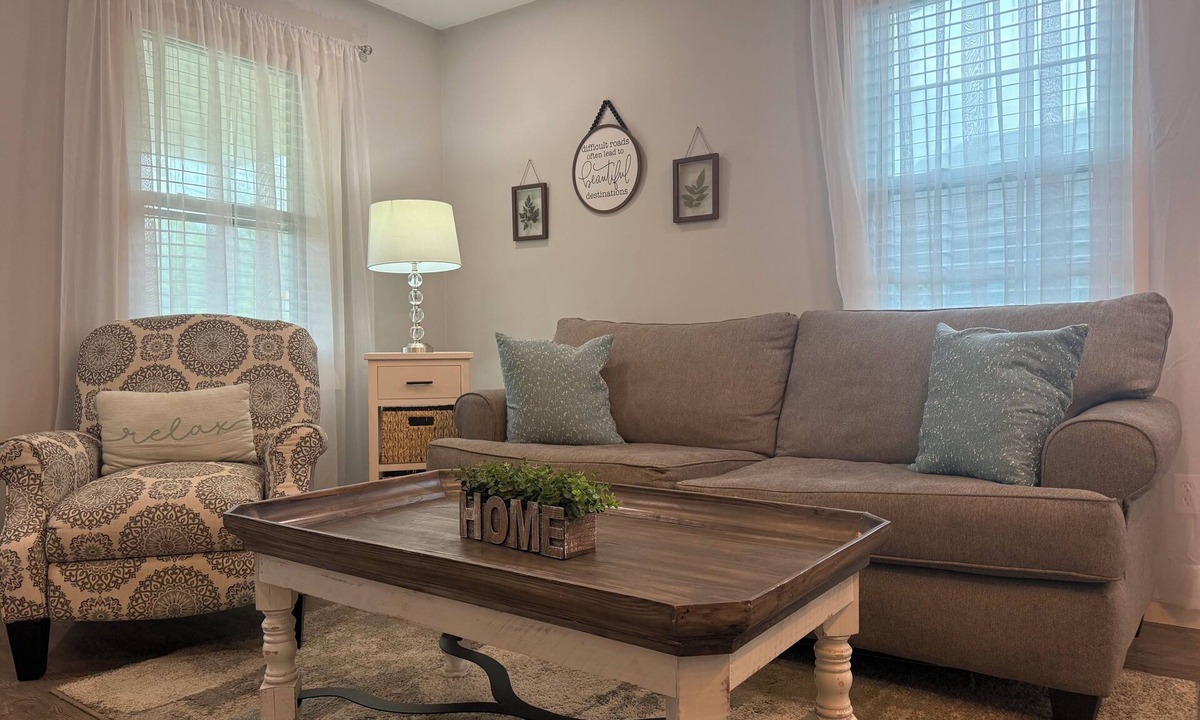 Millington House | No Cleaning Fee Quiet Stay Near Base & Memphis Fast WiFi