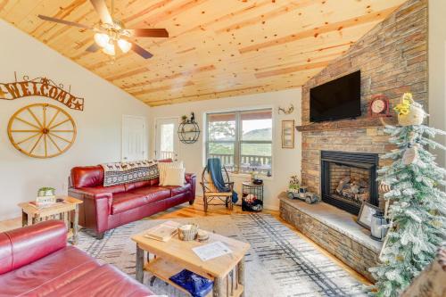 Murphy House | North Carolina Cabin - Pool Table & Mountain Views