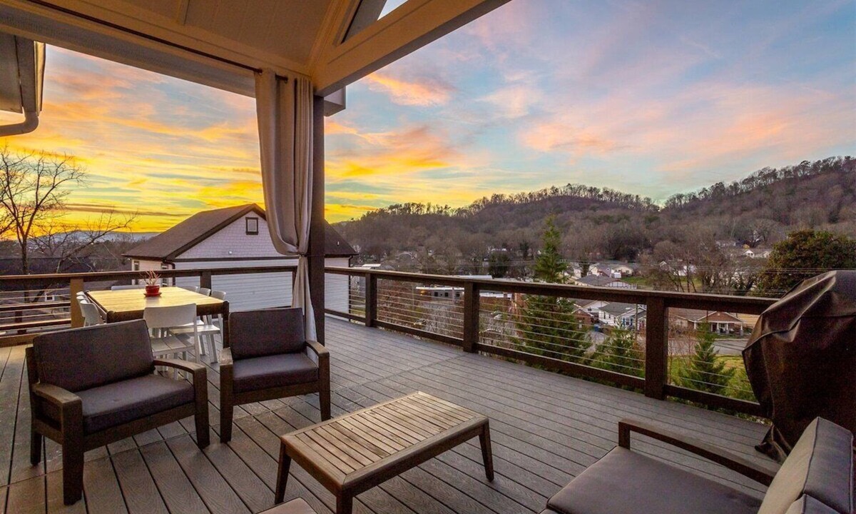 Northside House | *North Shore Home W/Views! 30 Night Minimum Stay