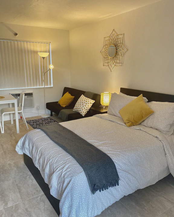 Royal Poinciana House | Oasis at Hollywood - Sleeps 4 - Unit 3