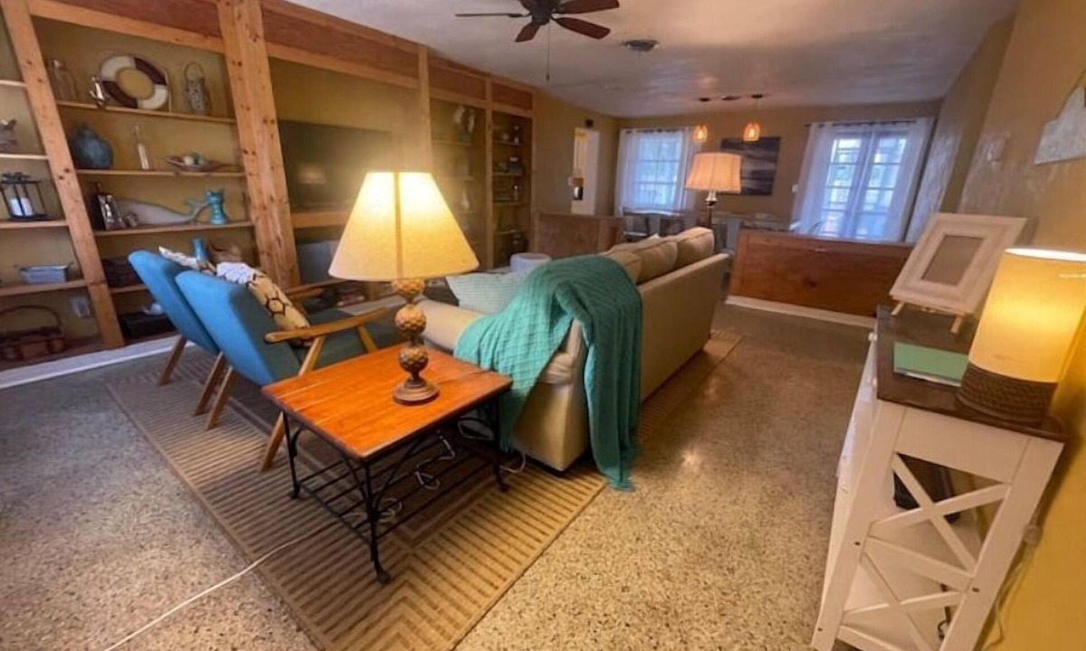 Holly Hill House | Ocean Blue