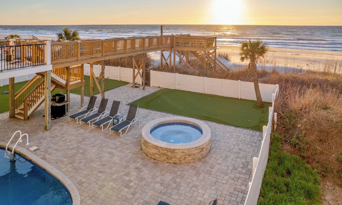Murrells Inlet House | Ocean Breeze: Oceanfront Pool & Hot Tub
