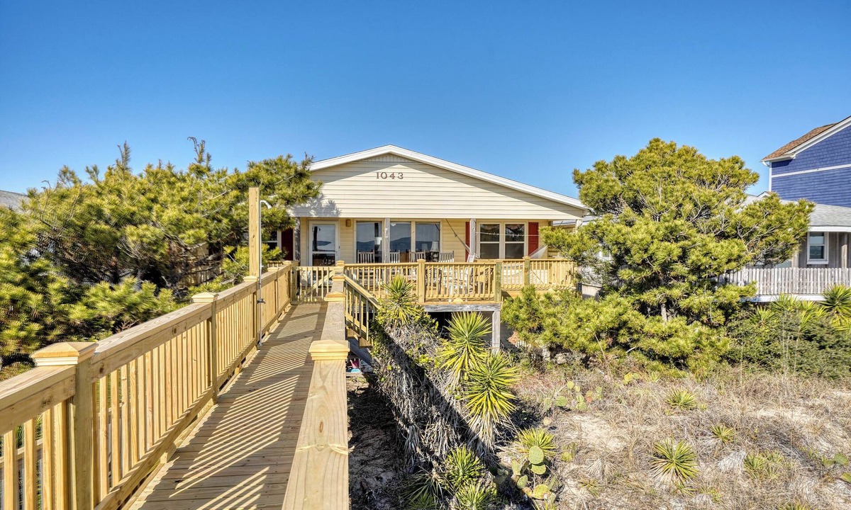 Holden Beach House | Ocean Front Family Beach House on West End Holden Beach 4BR/3BA