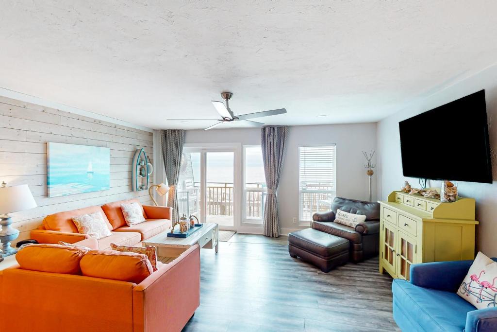 East End Apartment | Ocean Mile G-3
