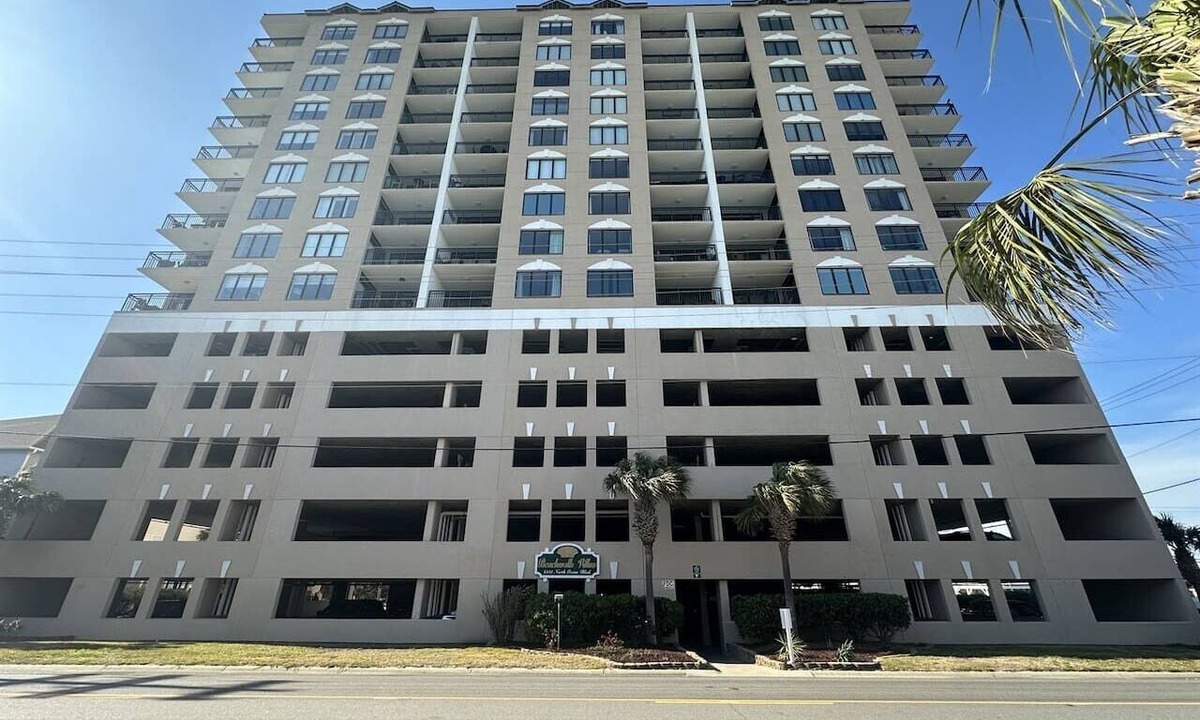 North Myrtle Beach Condo | Ocean View Condo - Beach Front Pool and Hot tub!