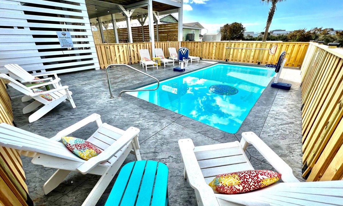 Long Beach House | Ocean View/Pool/Dog Friendly/Elevator/Location/1 PM Check-In/2 of Everything