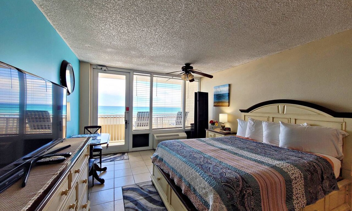 Daytona Beach Shores Condo | Ocean View Studio | Sleeps 4 | Budget Stay | Free Daily Activities Included