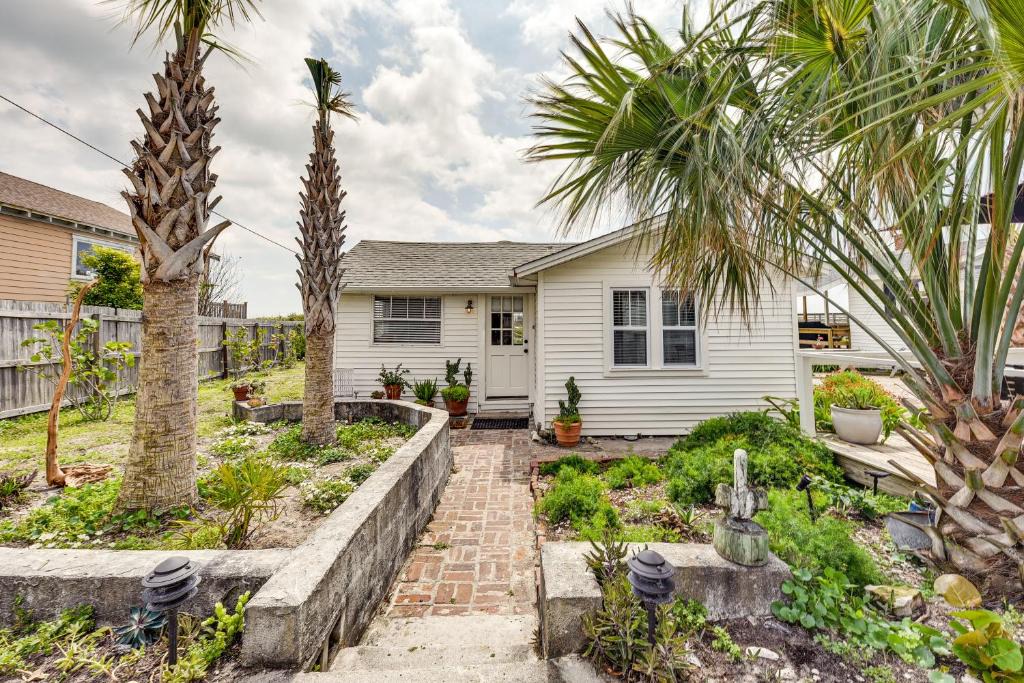 Fernandina Beach House | Oceanfront Amelia Island Cottage Deck and Boardwalk